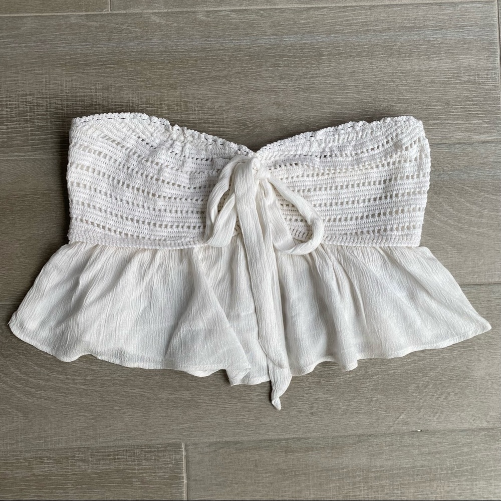 AMERICAN EAGLE CROPPED WHITE SHIRT WITH TIE FRONT